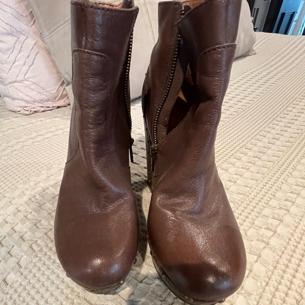 Lucky rustic shoes